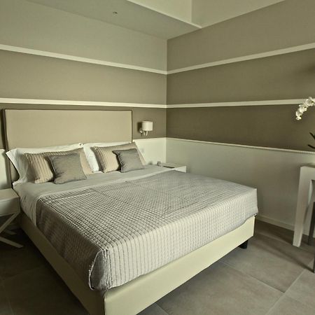 Hotel Ambassador Маротта Экстерьер фото